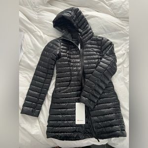 NWT long puffer jacket, packable